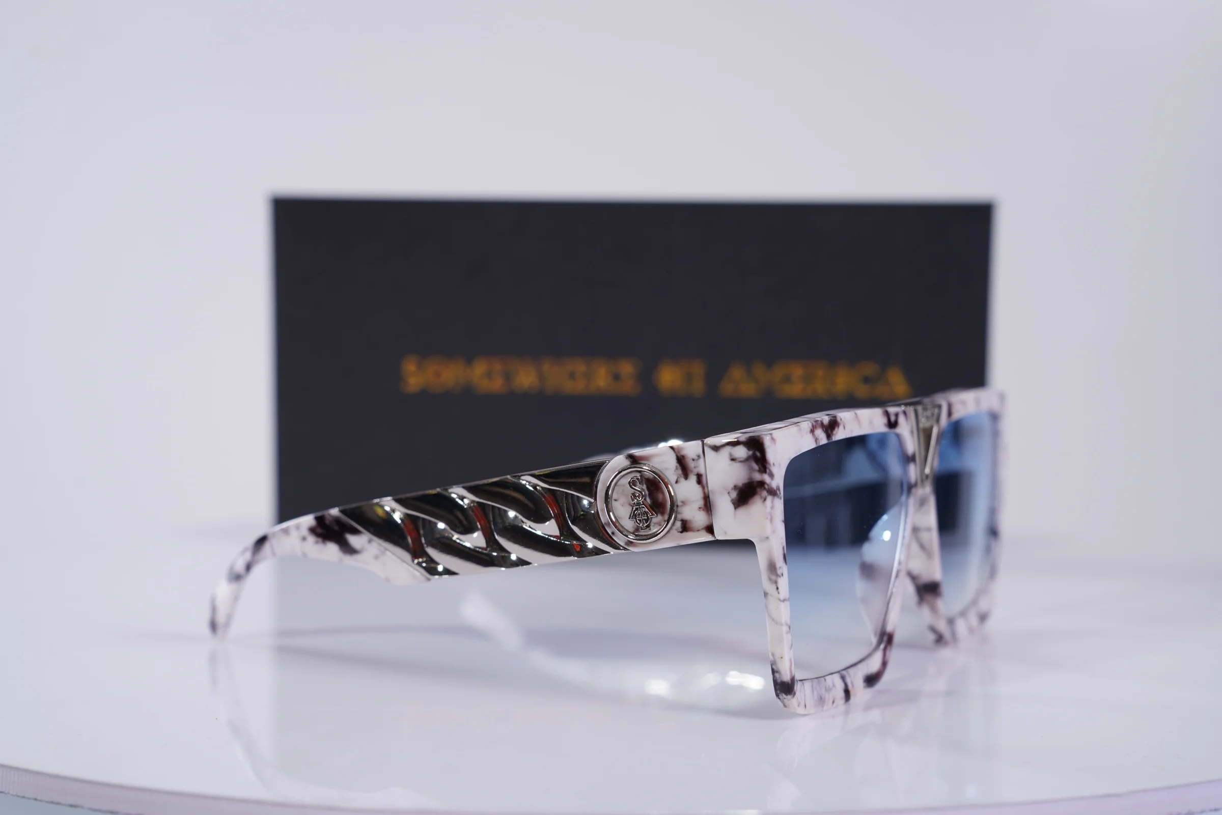 CUBAN CHAIN GLASSES (White Marble) - Image 3