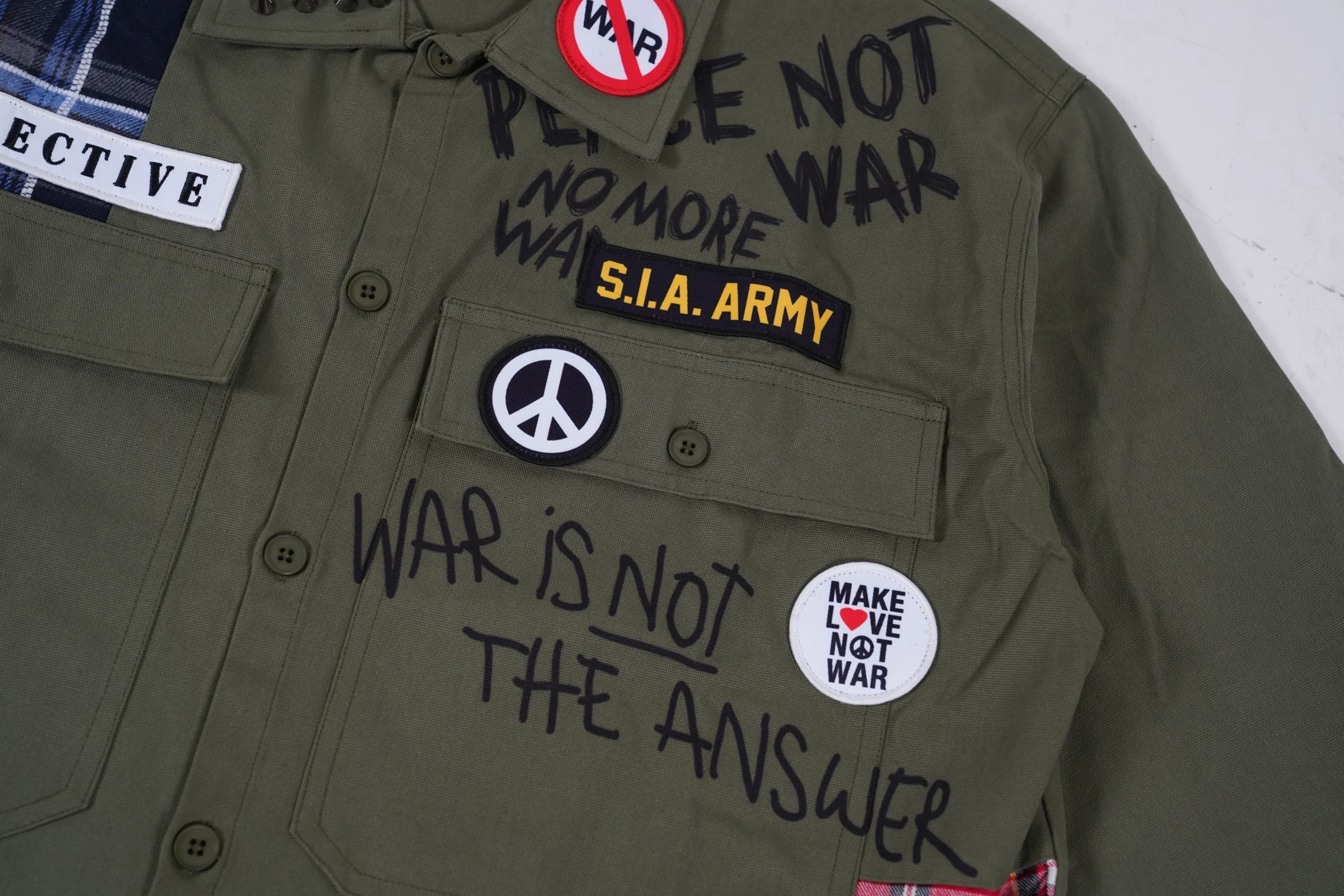 LOVE NOT WAR BUTTON UP (Olive) - Image 8