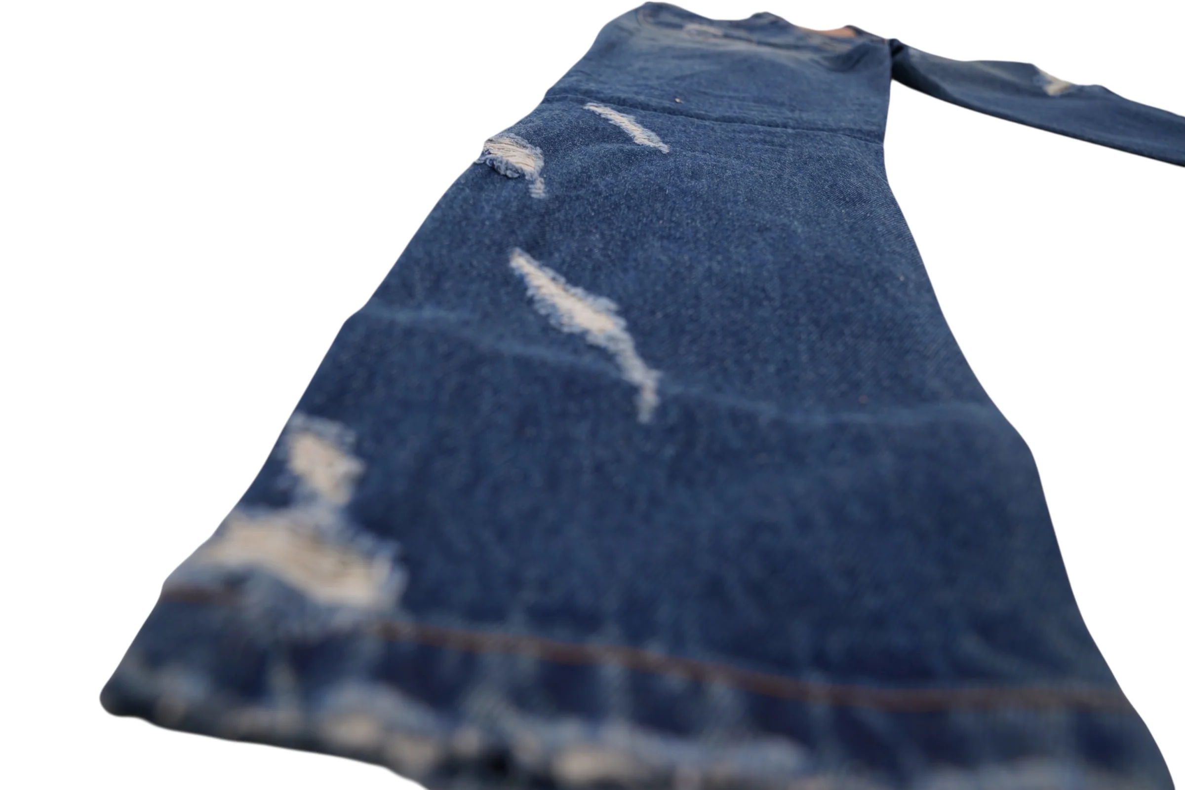 SIA HER DISTRESSED BOYFRIEND JEANS - Image 10