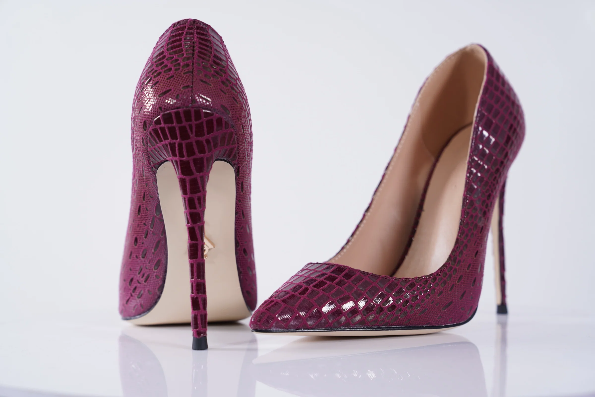 SIA HER Heights (Maroon) - Image 10
