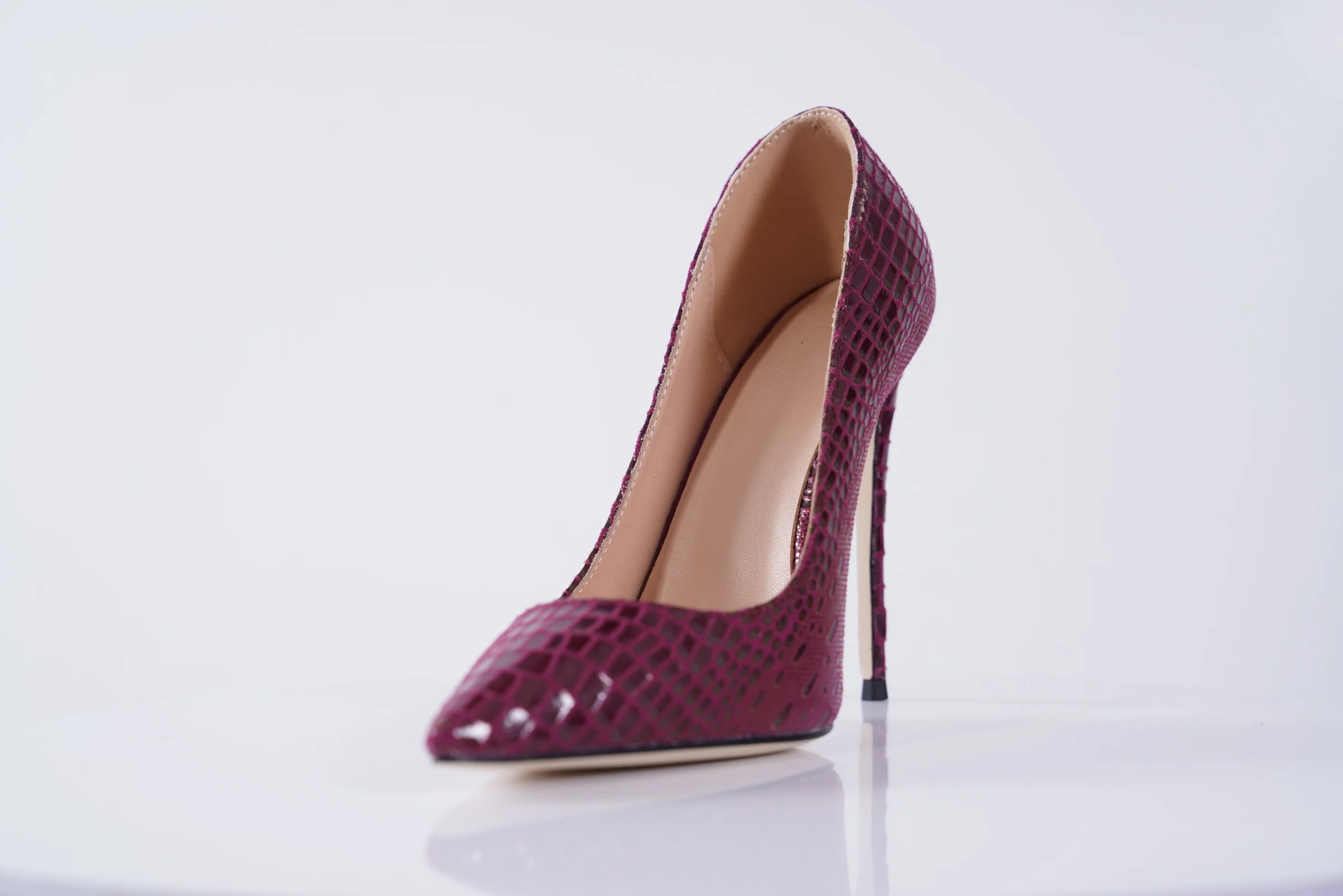 SIA HER Heights (Maroon) - Image 3